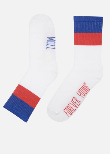 Sportowe skarpetki białe prążkowane z napisem Forever Young czerwono niebieskie paski