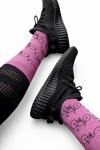 Kolorowe skarpetki purpurowe w rowery