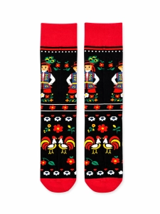 Kolorowe skarpetki czarne z  motywem krakowiaka i folklorystycznych detali