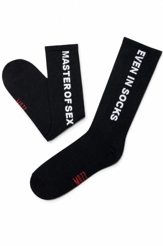 Sportowe skarpetki czarne prążkowane z napisem Master of sex even in socks